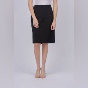 Vince Pencil Skirt in Black, size Large